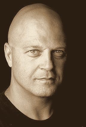 Photograph of Michael Chiklis